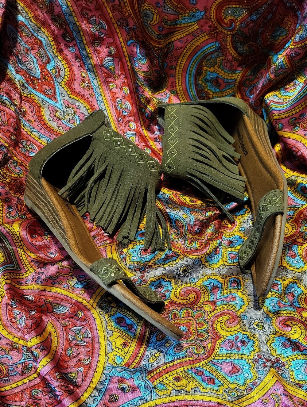 Minnetonka Green Genuine Suede Leather Fringe Sandals Studded Women's Size 8